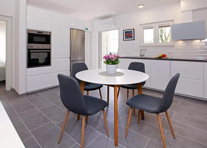 Santa Cruz Apartman *